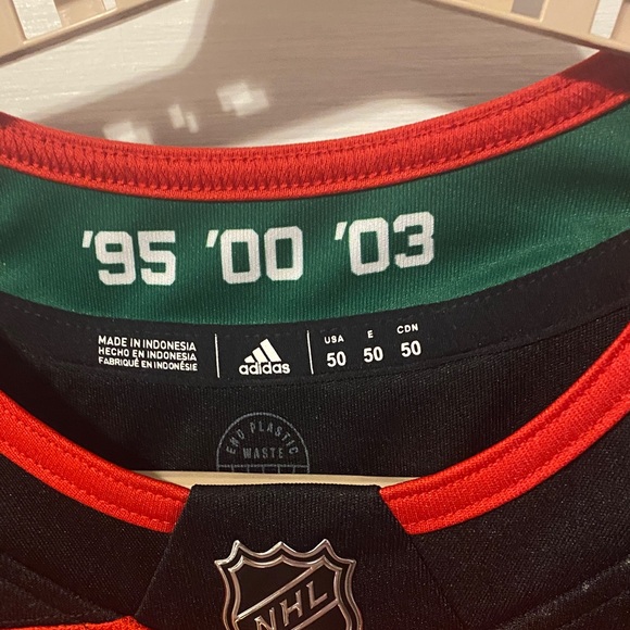 Jack Hughes NJ Devils Jersey - Picture 3 of 12